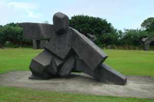 Tai Chi sculpture by Yu Ming